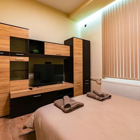 1ви етаж - център شقة بليفين