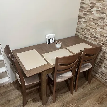 1ви етаж - център شقة