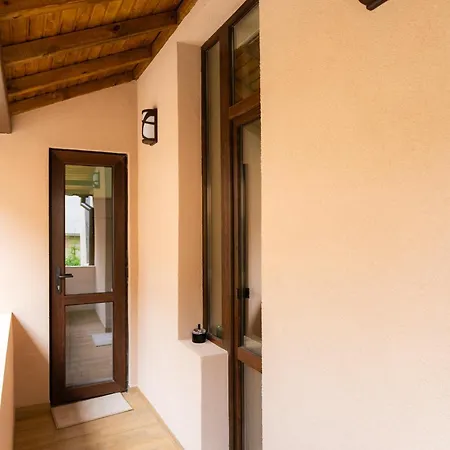 1ви етаж - център شقة بليفين